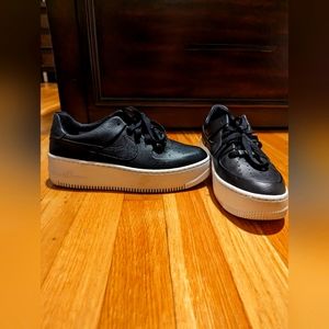 Nike Air Force 1 Sage Low Black (7.5)